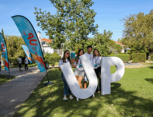 «Οι παρέες ξανασμίγουν» στην Πάτρα με αφορμή το Welcome to UP 2025-Το Φεστιβάλ πάει θέατρο και παρακολουθεί την «Ηλέκτρα»